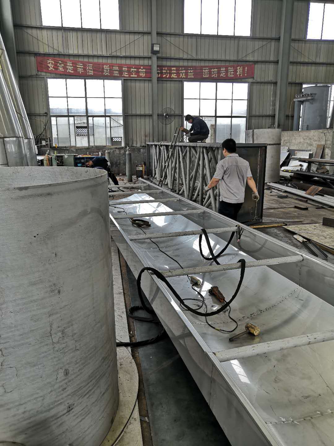 与印尼用户签订的一套大型精盐振动流化床干燥机